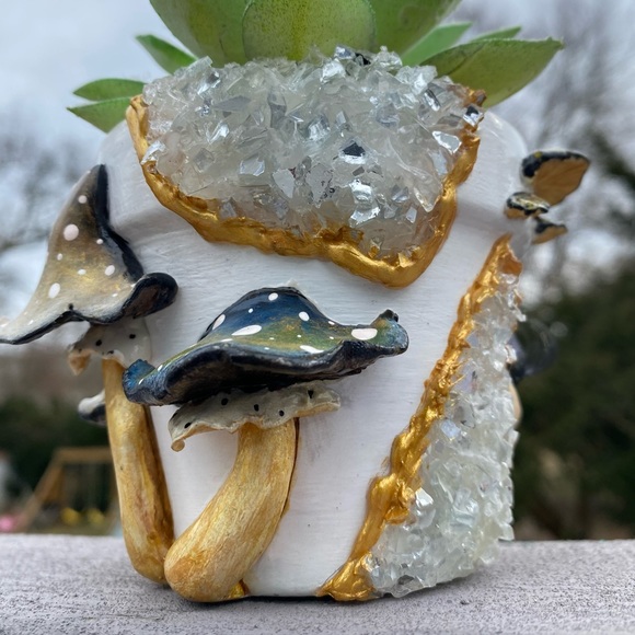 Handmade Flower Pot 👁️ 🌺 💎 HOST PICK 💎🤍one of a kind ✨✨✨ - Picture 4 of 8